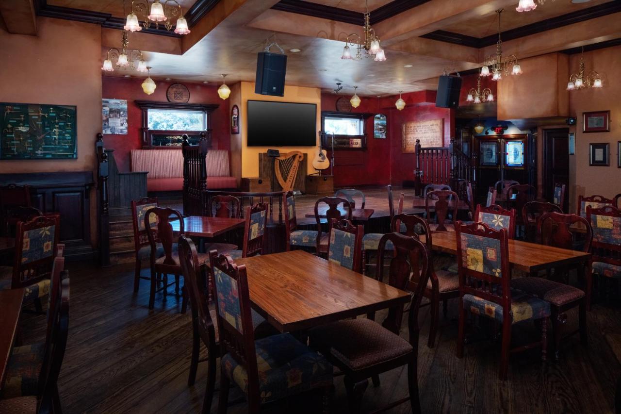 Irish Cottage Inn & Suites 加利纳 外观 照片