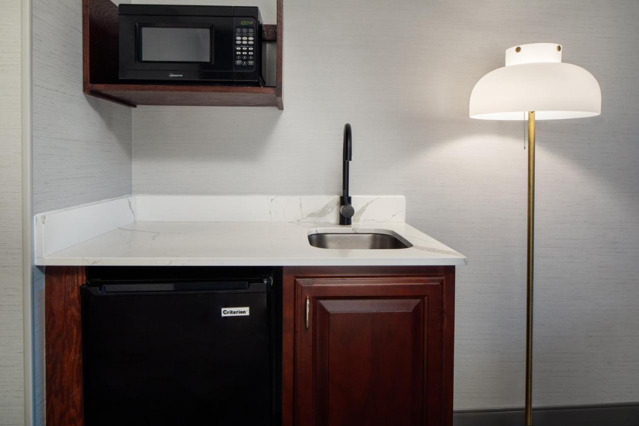 Irish Cottage Inn & Suites 加利纳 外观 照片