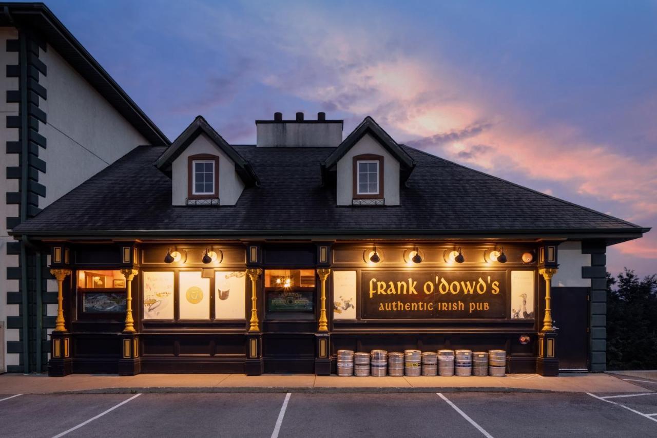 Irish Cottage Inn & Suites 加利纳 外观 照片