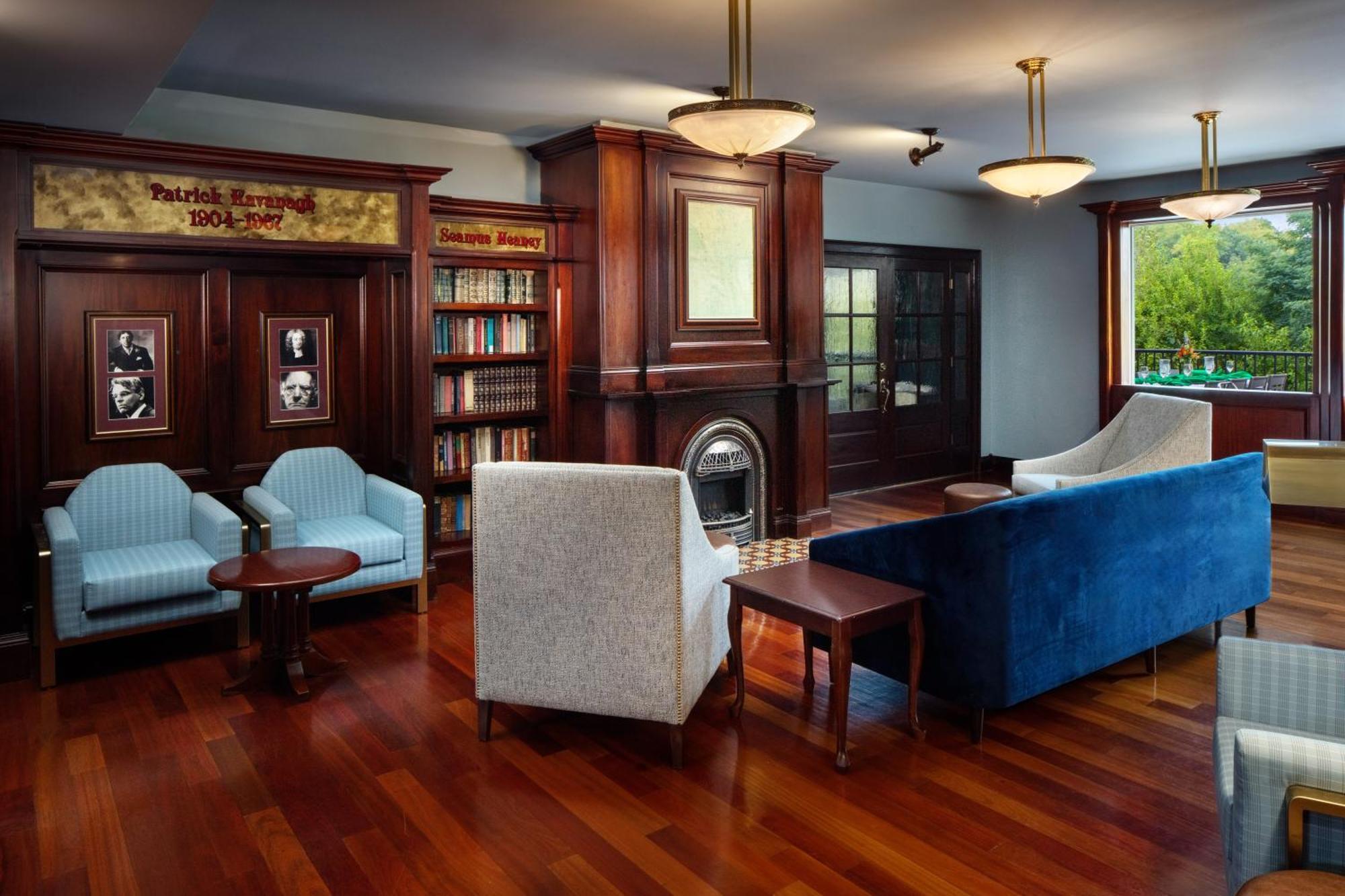Irish Cottage Inn & Suites 加利纳 外观 照片
