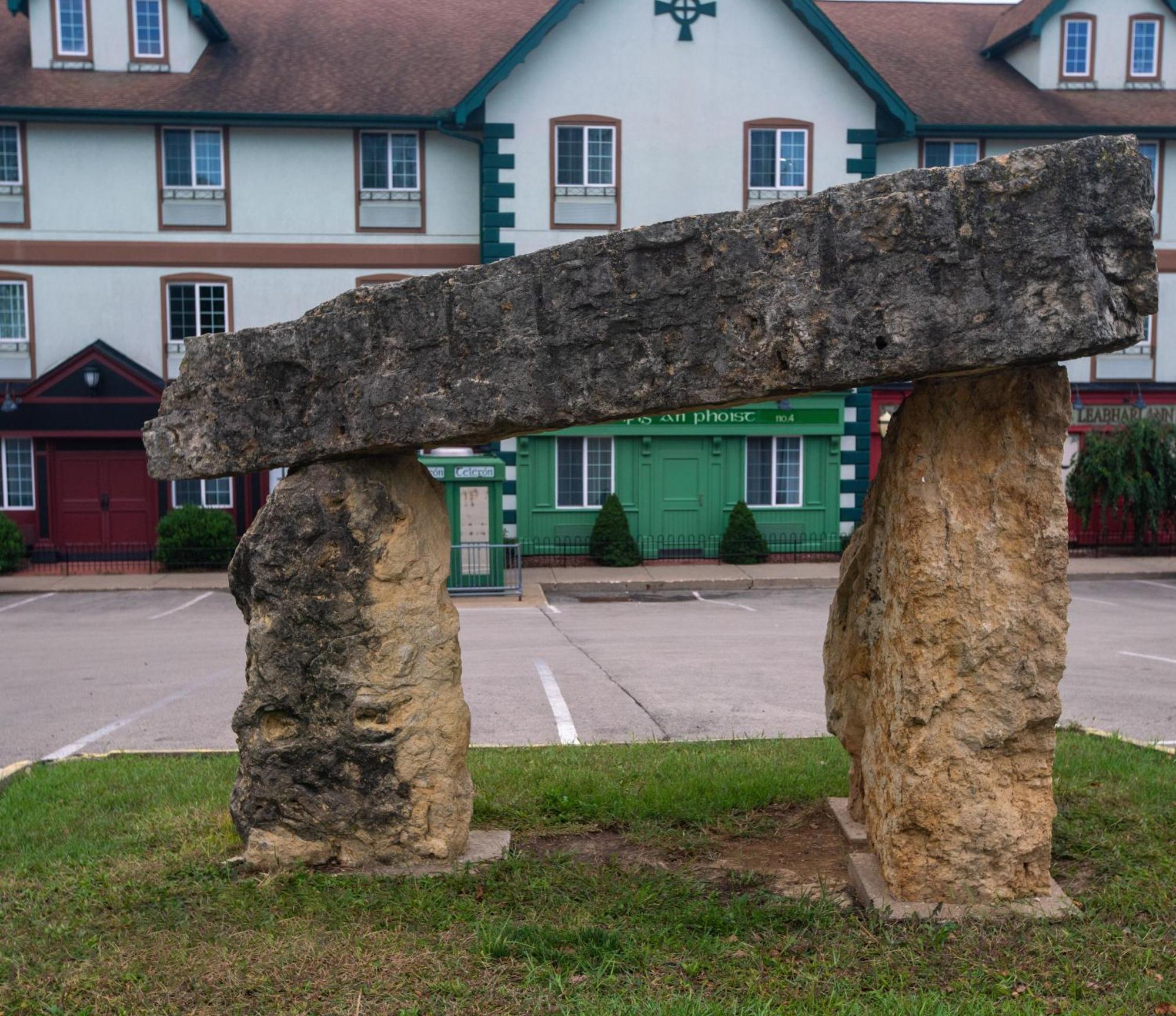 Irish Cottage Inn & Suites 加利纳 外观 照片
